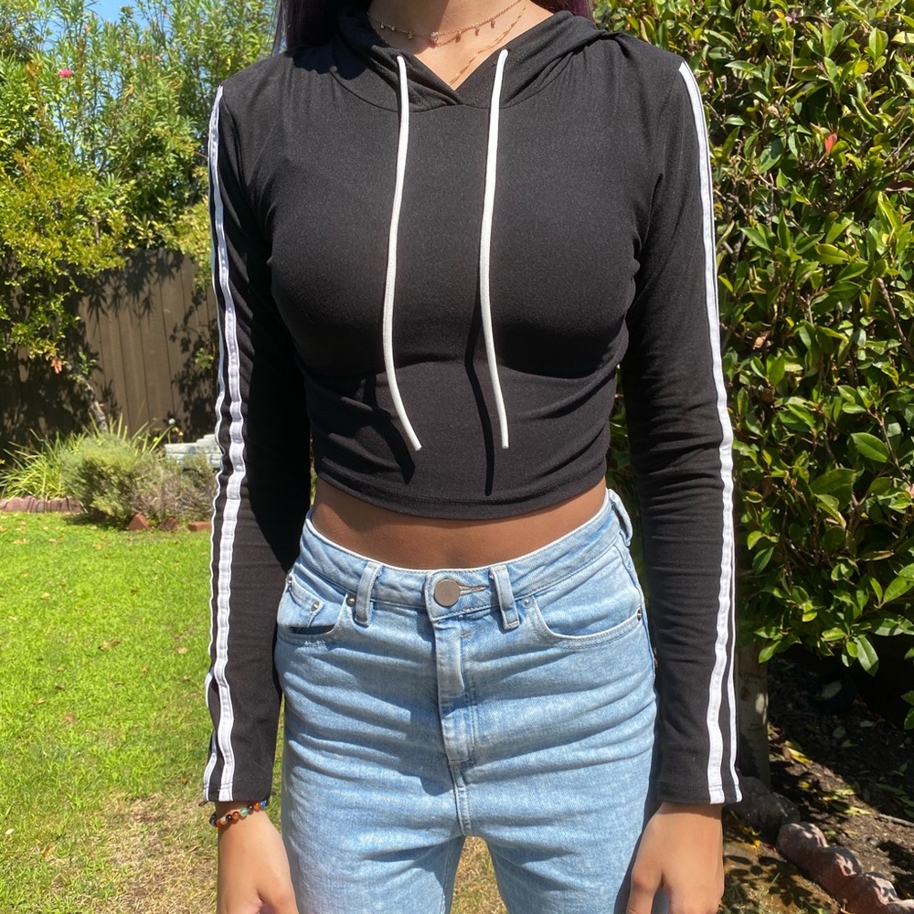 FASHION NOVA cropped hoodie